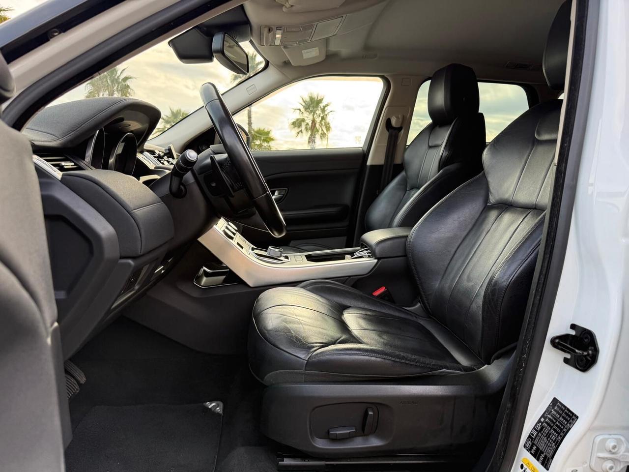 Land Rover Range Evoque 2.2 TD4 5p. Pure