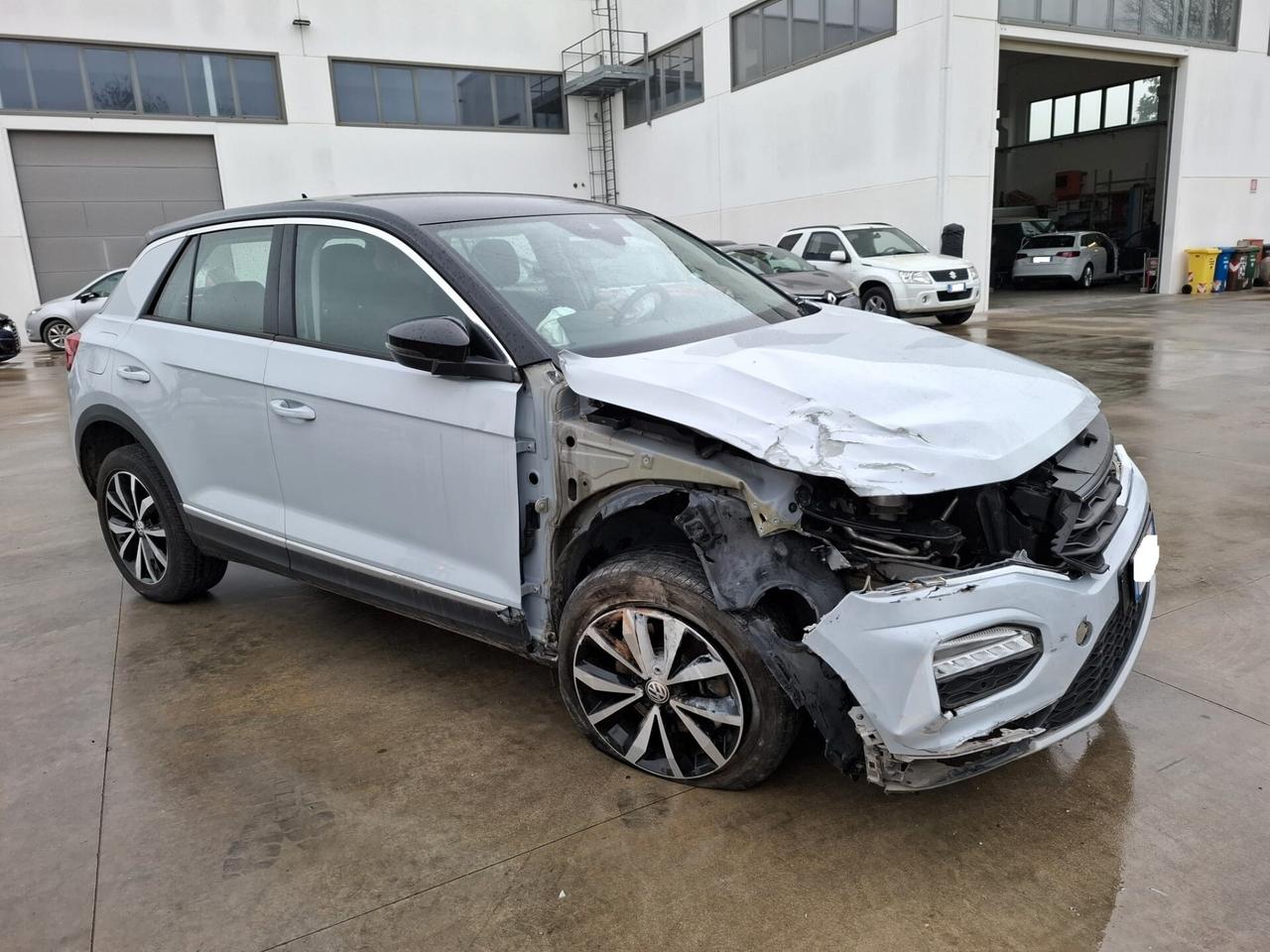 Volkswagen T-Roc 1.5 TSI - SINISTRATO