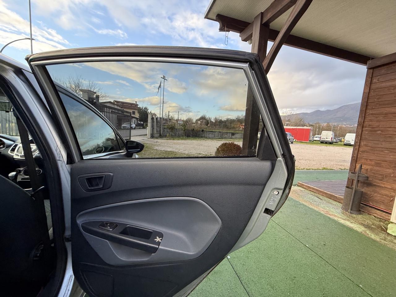 FORD FIESTA 1.2 BENZINA OK NEOPATENTATI