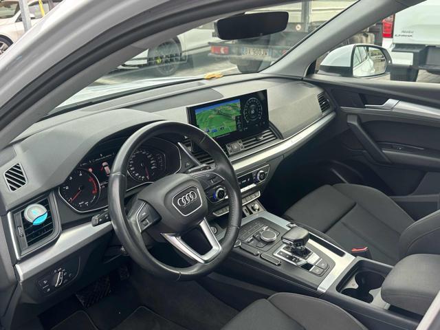 AUDI Q5 40 TDI quattro S tronic Business