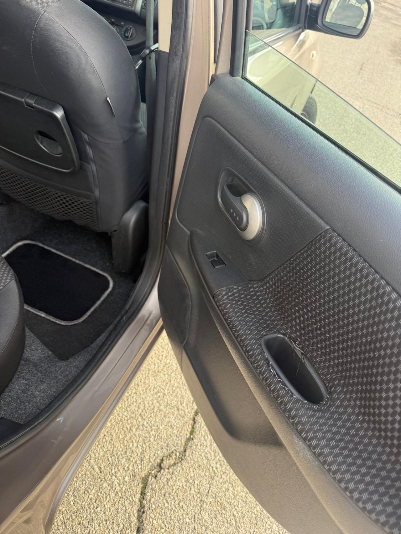 Nissan Note 1.4 16V Acenta 150000 km