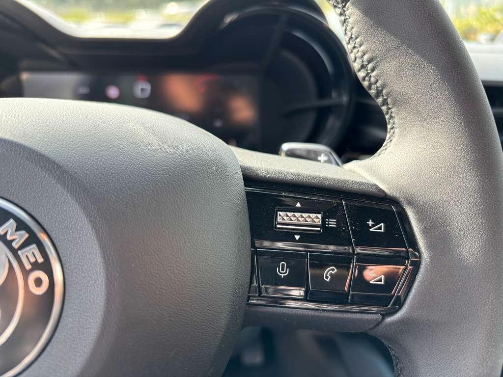 Alfa Romeo Junior 1.2 136 CV Hybrid 2026 KM 0 IVA ESPOSTA Tua a solo 249 Euro al mese