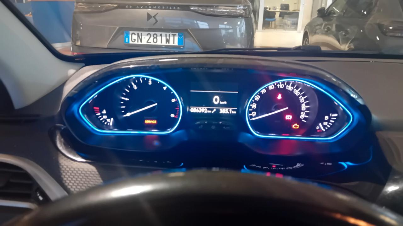 Peugeot 2008 BlueHDi 120 S&S Allure