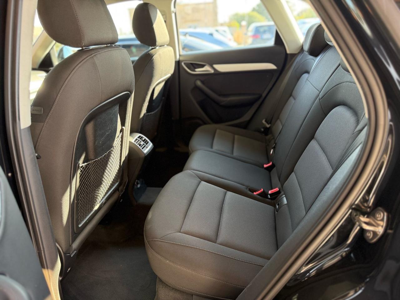 Audi Q3 2.0 TDI 120 CV Business