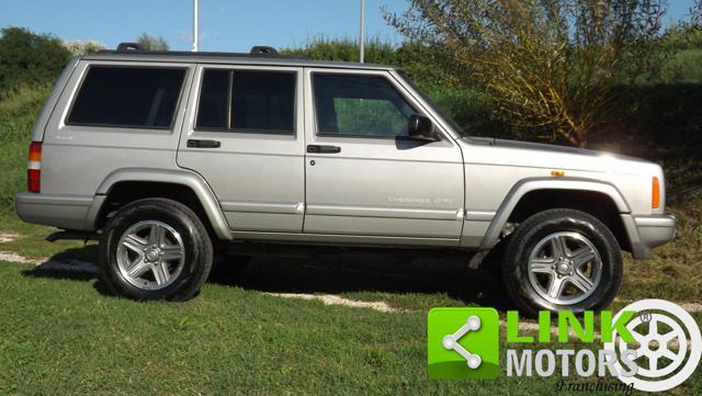 JEEP Cherokee Classic 2.5 TD 4 x4 ben tenuto