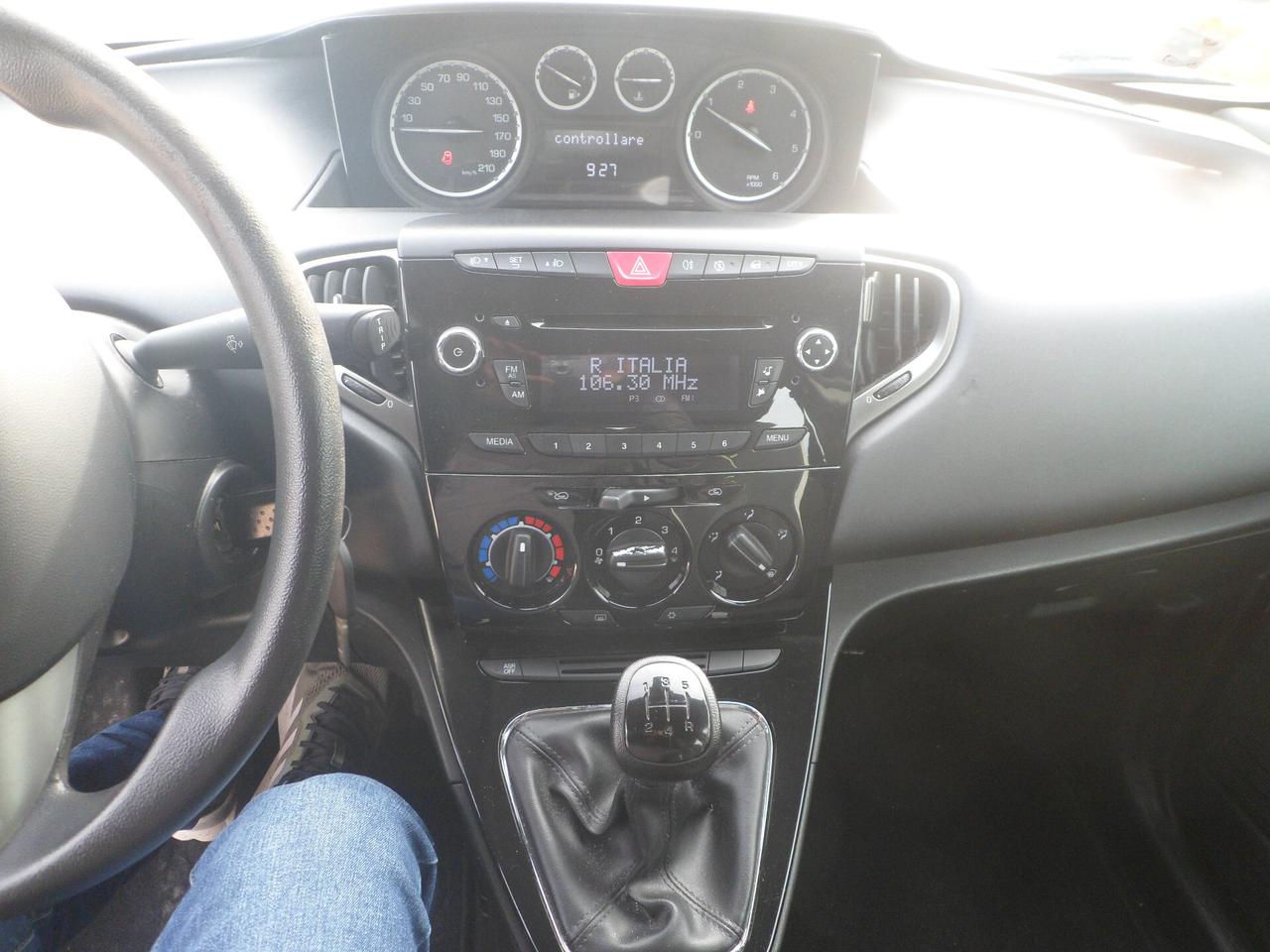 Lancia Ypsilon 0.9 TwinAir 85 CV 5 porte S&S Platinum