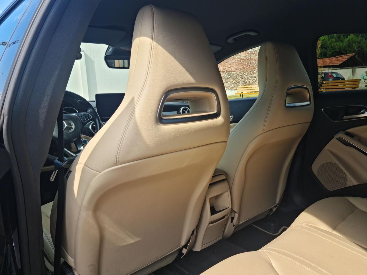 Mercedes-Benz CLA 180 BLUE EFICENCY PREMIUM #6083