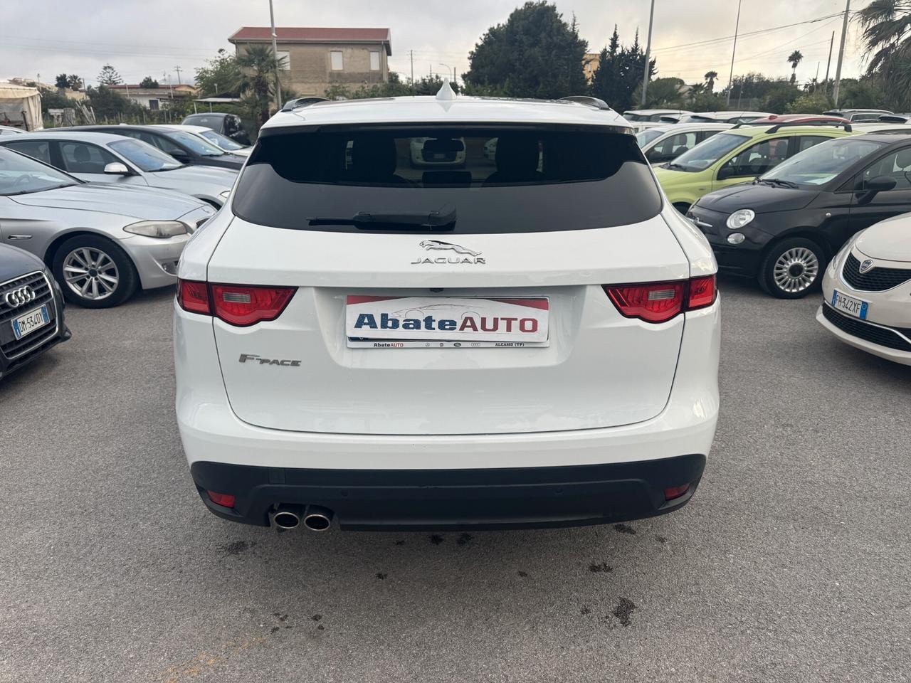 Jaguar F-Pace 2.0 D 180 CV Prestige