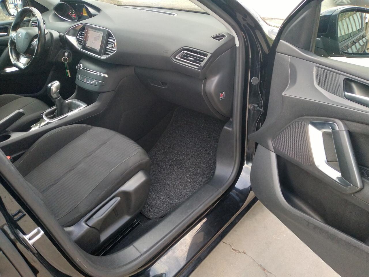 Peugeot 308 BlueHDi 100 S&S SW Business