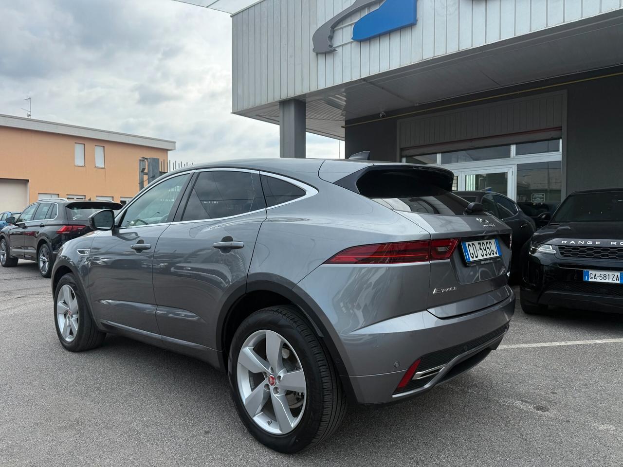 Jaguar E-Pace 2.0d i4 mhev R-Dynamic SE awd 204cv auto