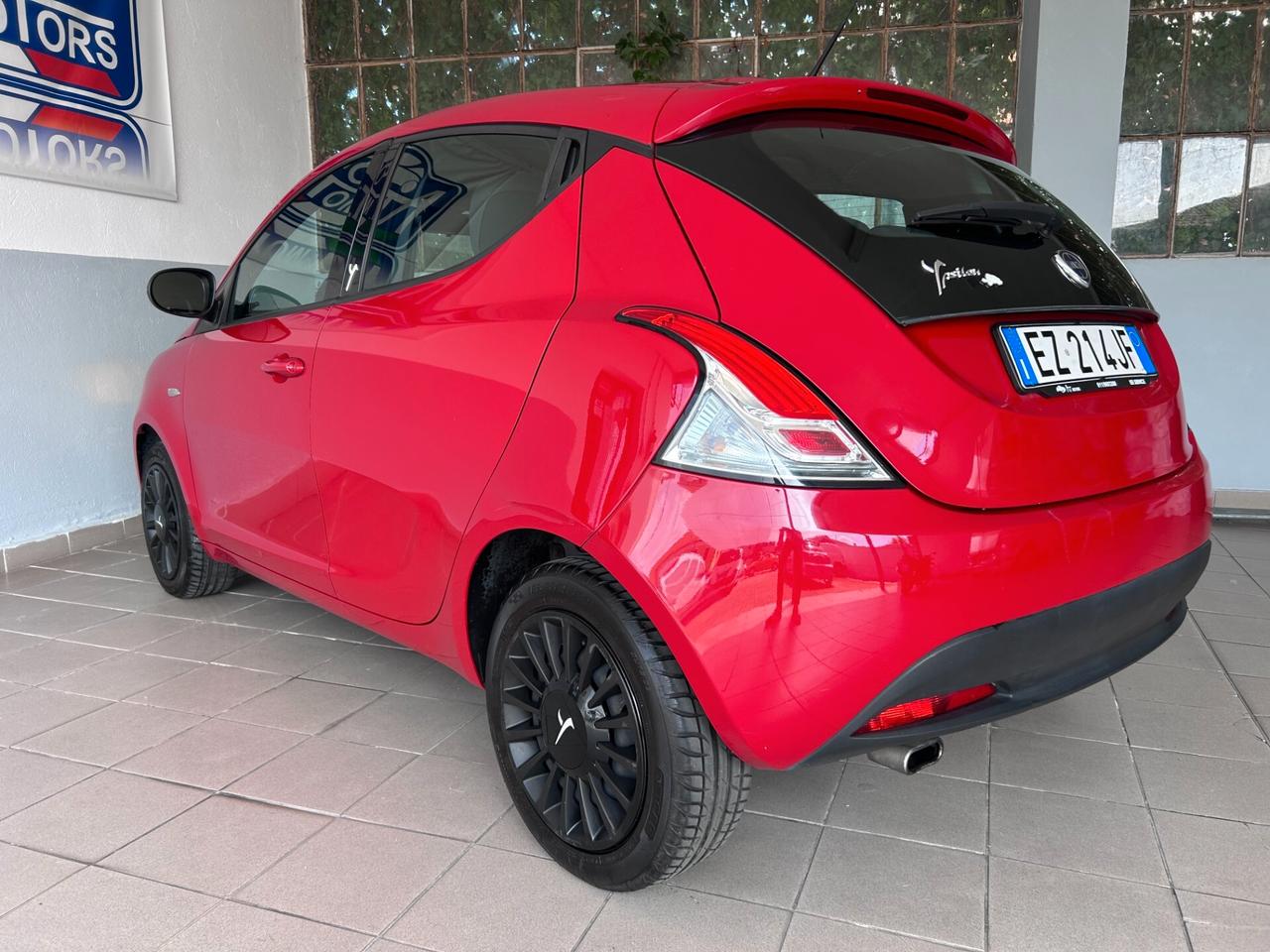 Lancia Ypsilon 1.2 69 CV 5 porte Elefantino