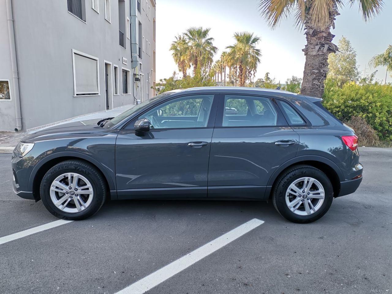 Audi Q3 35 TDI S tronic Business
