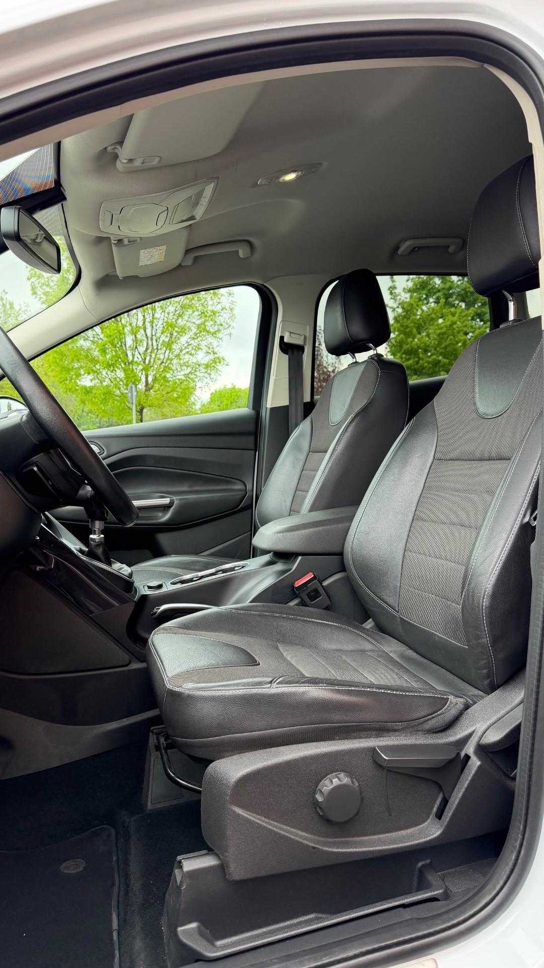 Ford Kuga 2.0 TDCI 120 CV S&S 2WD Titanium