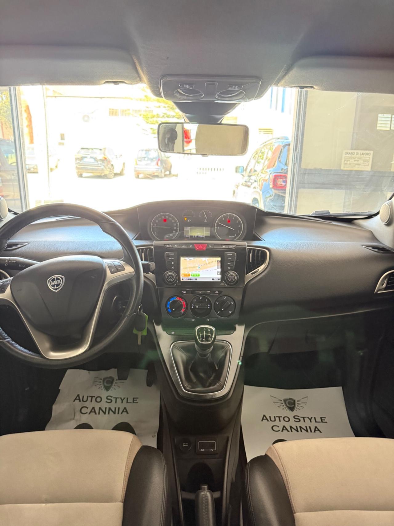Lancia Ypsilon 1.2 69 CV 5 porte Silver