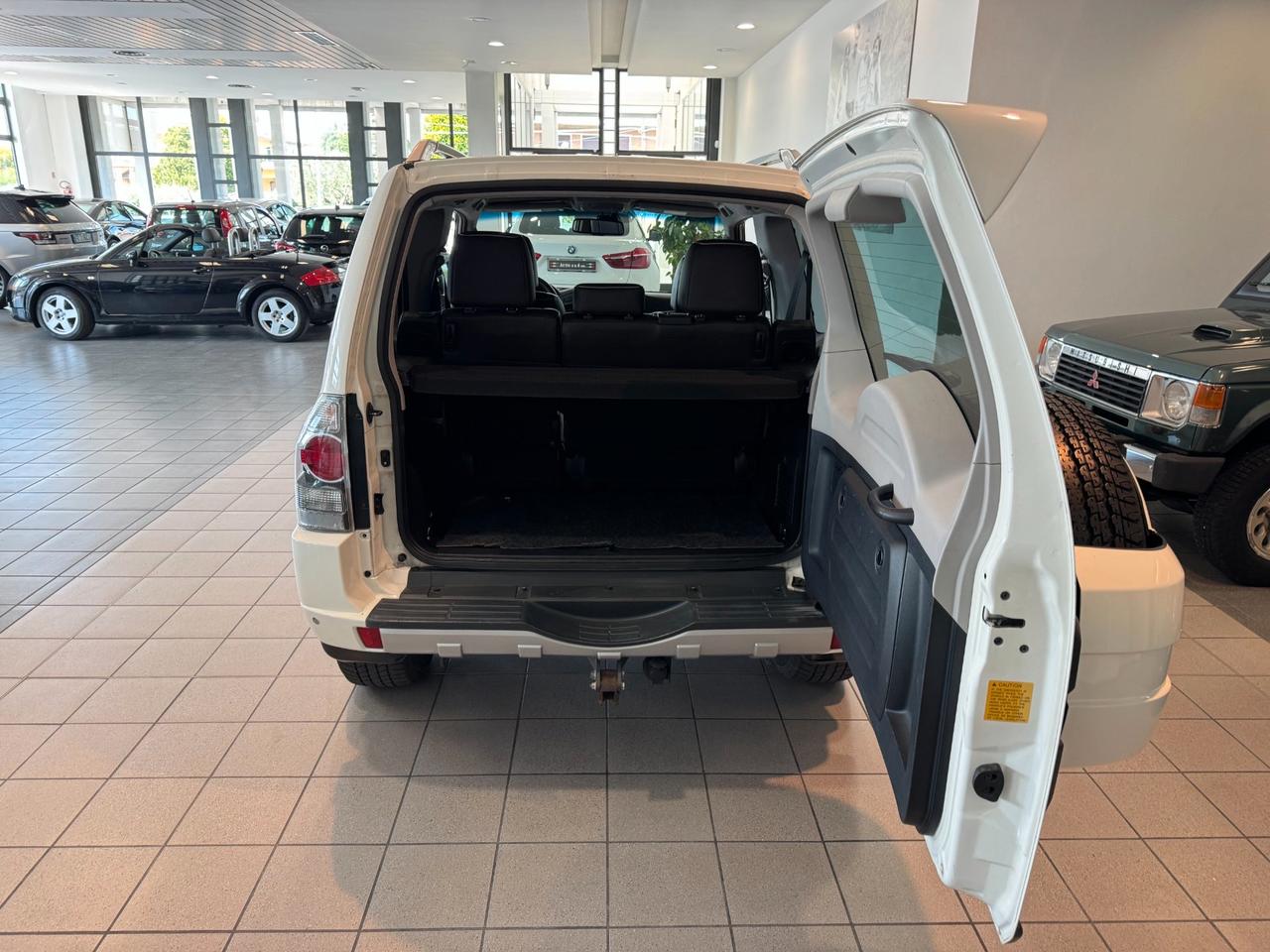 Mitsubishi Pajero 3 Porte Pajero 3.2 cr Intense 200cv 3p