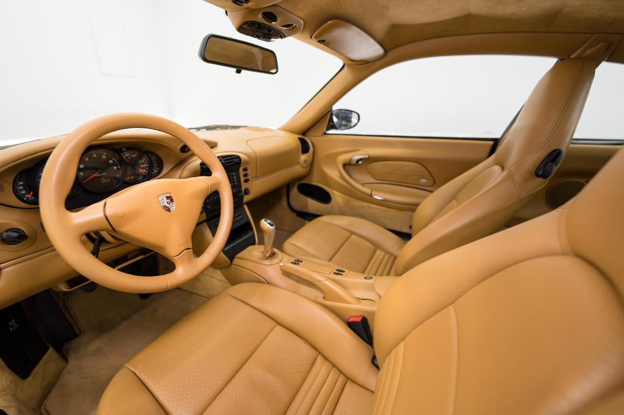 Porsche 911 Carrera 2 Coupé