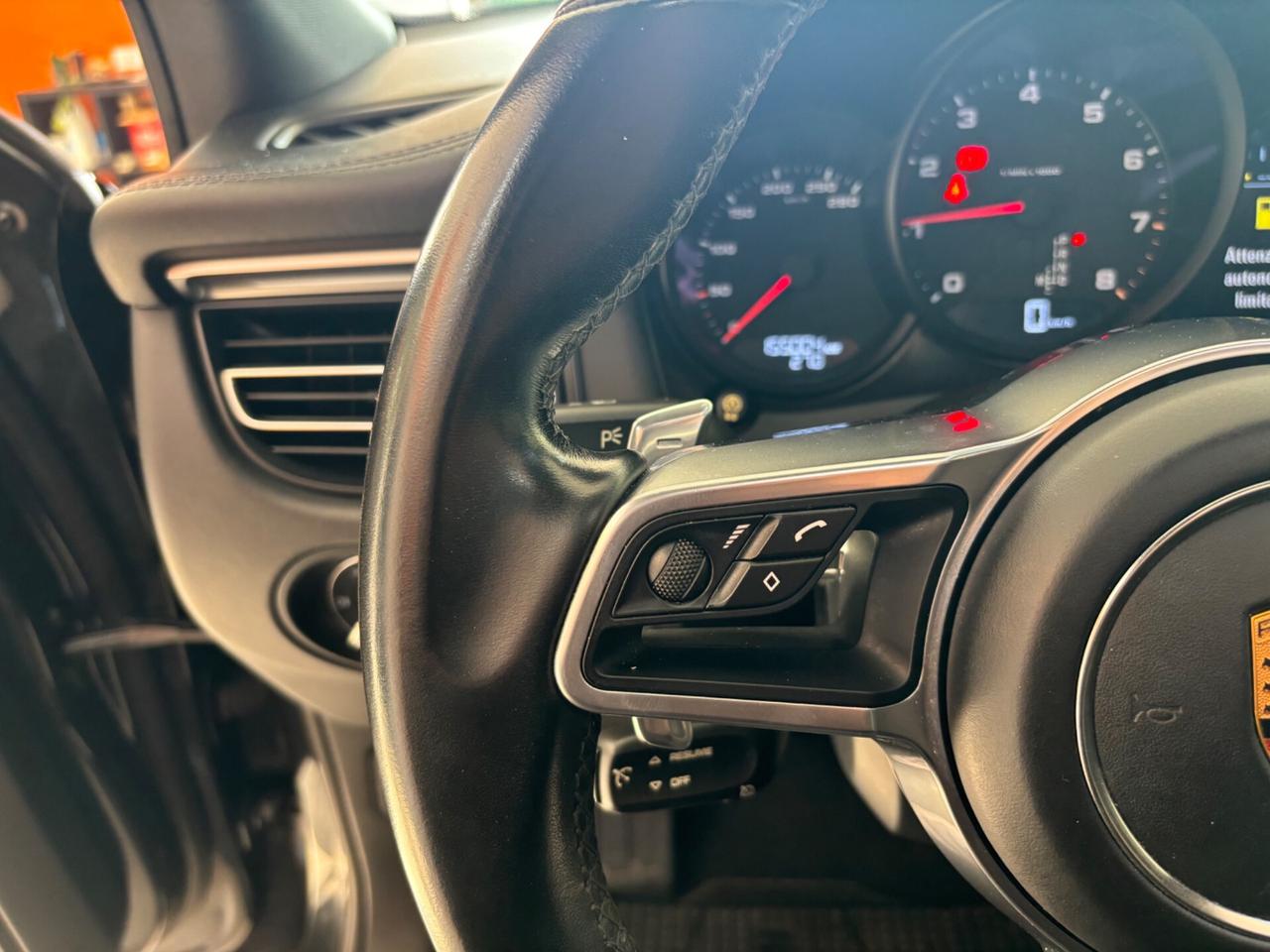 Porsche Macan 2.0 245 cv matrix-navi-tetto-pelle permute finanziamenti