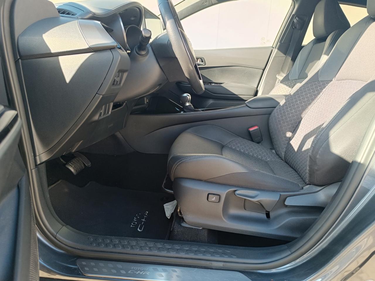 Toyota C-HR 2.0 Hybrid E-CVT Trend