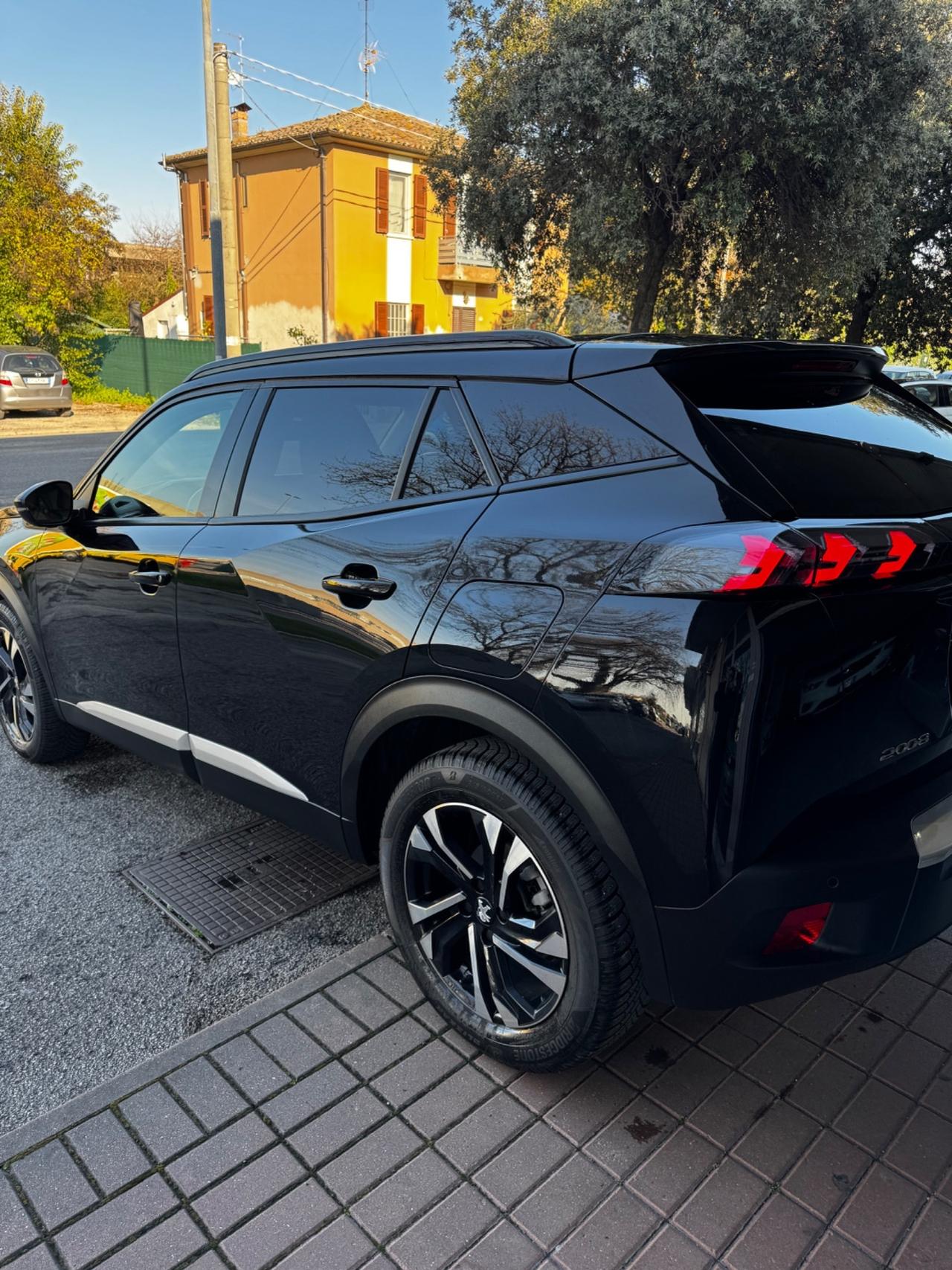 Peugeot 2008 BlueHDi 130 S&S EAT8 GT