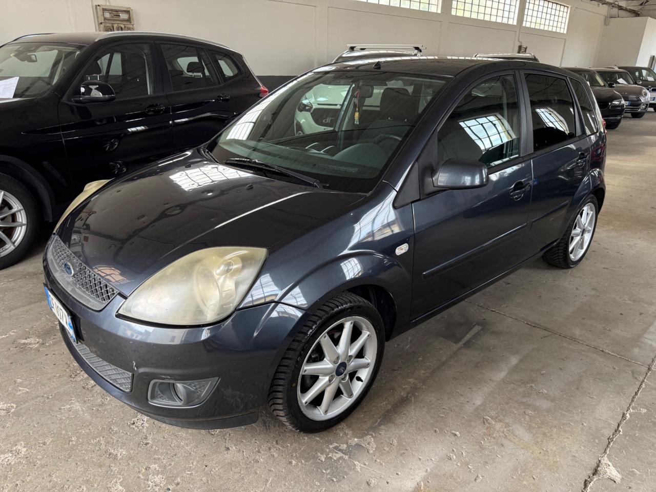Ford Fiesta 1.4 TDCi 5p. Ghia GRANDINATA