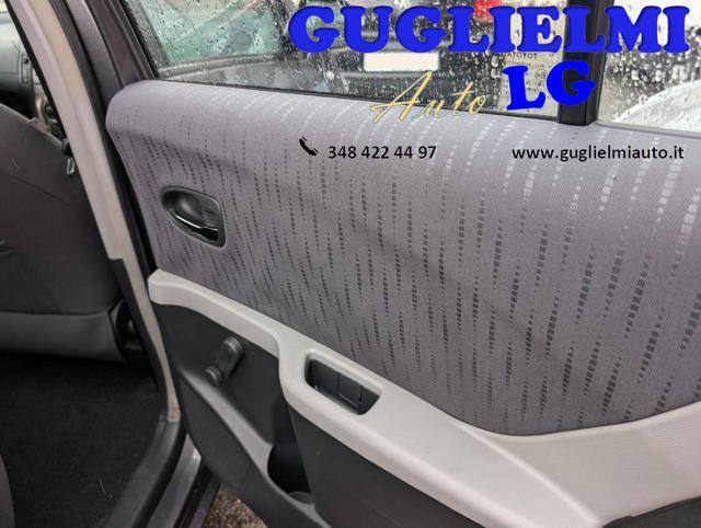 TOYOTA Yaris 1.3 5 porte Sol NEOPATENTATI
