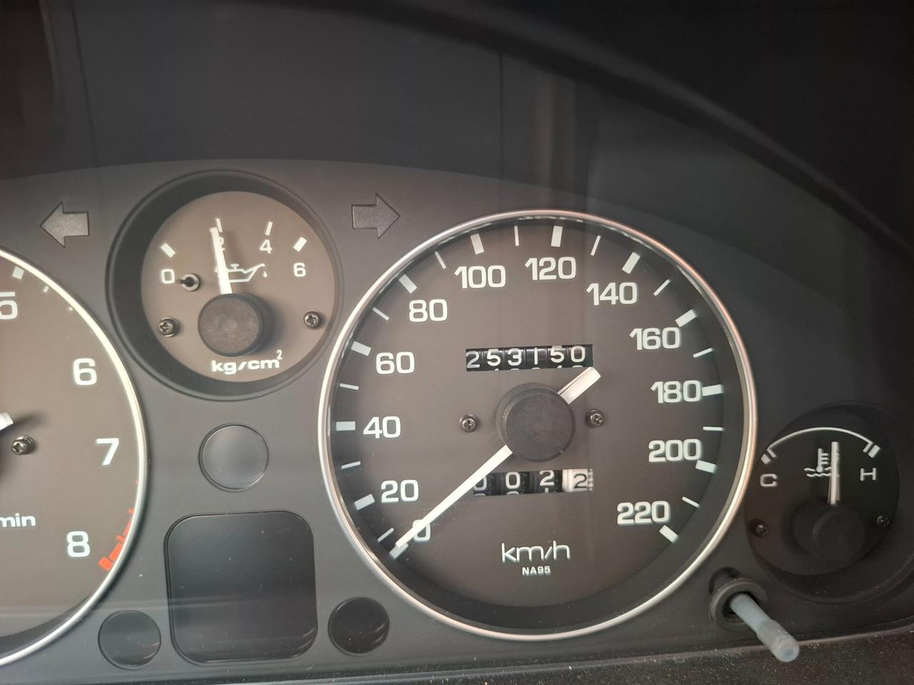 Mazda MX-5 1.8i 16V cat