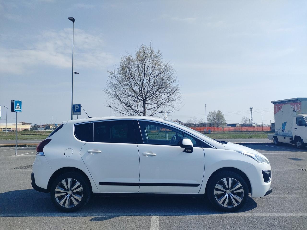 PEUGEOT 3008 1.6 bluehdi Active s&s 120cv