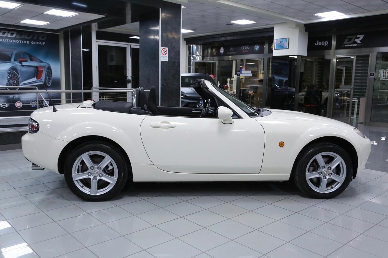 Mazda MX-5 Roadster Coupé 1.8L Wind