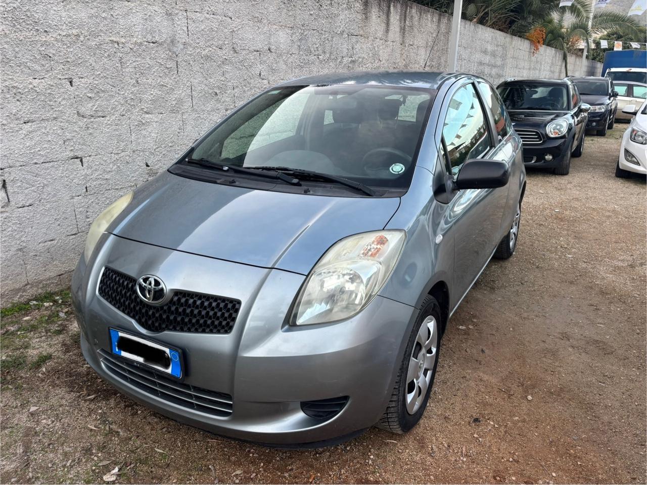 Toyota Yaris 1.0 3 porte