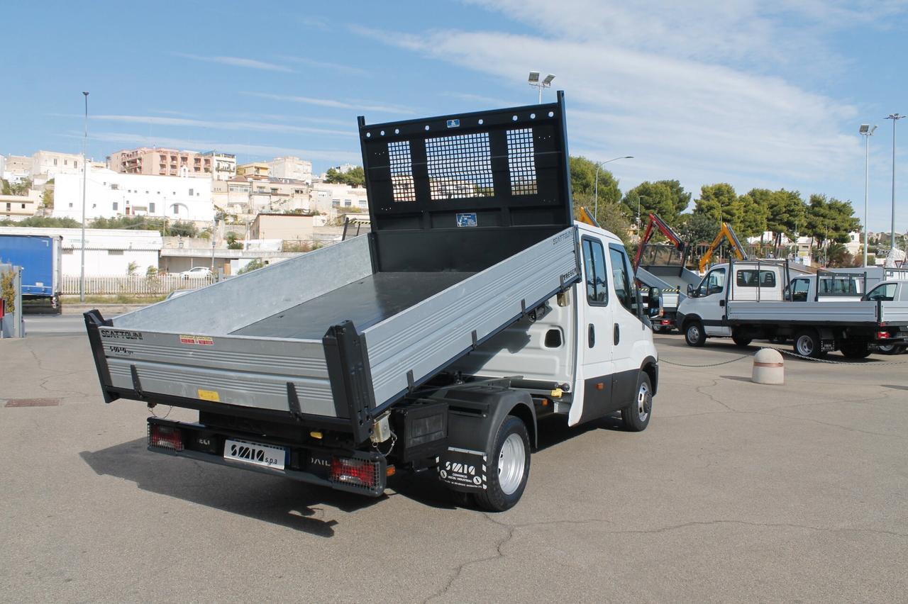 Iveco Daily 35C13 doppia cabina 7 posti cassone ribaltabile