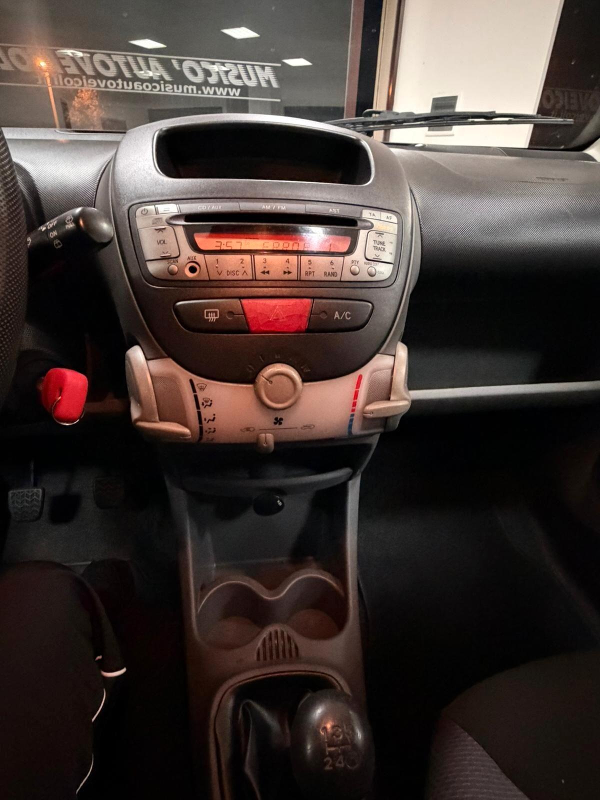 Toyota Aygo 1.0 12V VVT-i 5 porte Sol