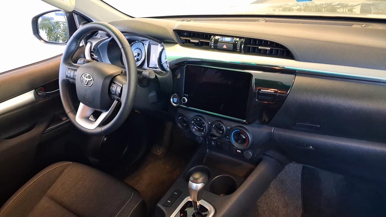 Toyota Hilux 2.4 D-4D A/T 4WD 4 porte Double Cab Lounge Iva esclusa