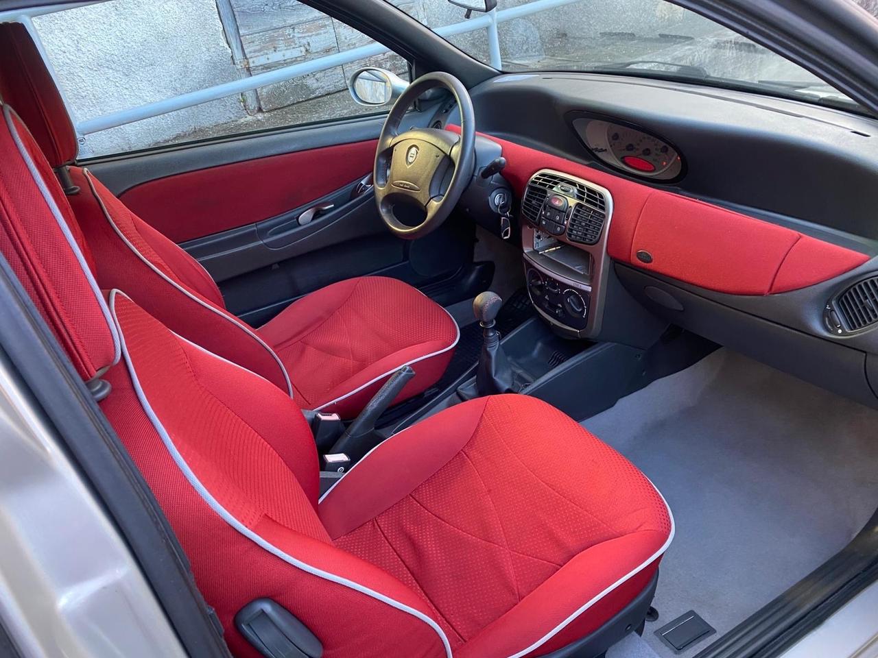 Lancia Ypsilon 1.2 neopatentati