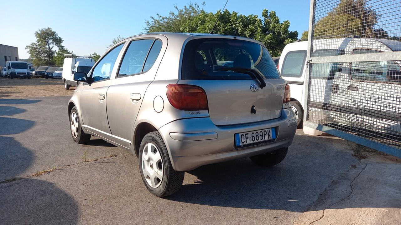 Toyota Yaris 1.0I 16v (Neopatentati)