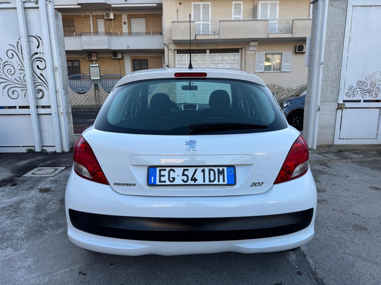 Peugeot 207 1.4 DIESEL 70CV Energie 2011