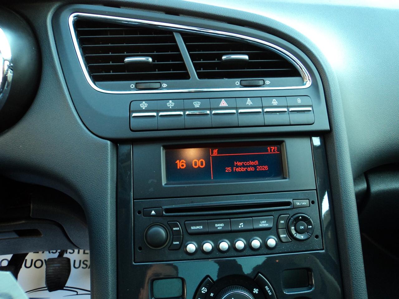 Peugeot 5008 1.6 HDi 112CV Féline