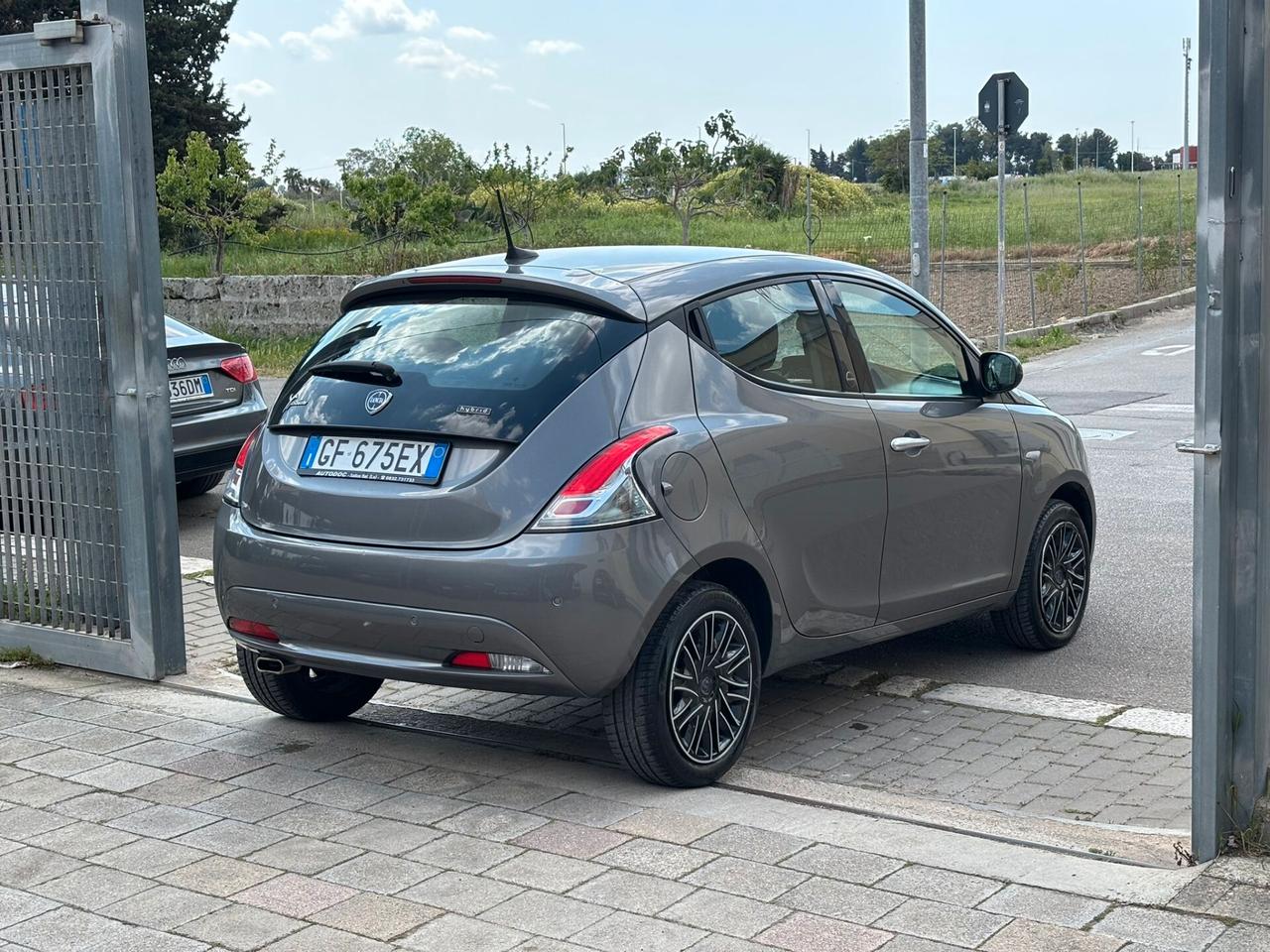 Lancia Ypsilon 1.0 FireFly Hybrid Gold - 2021