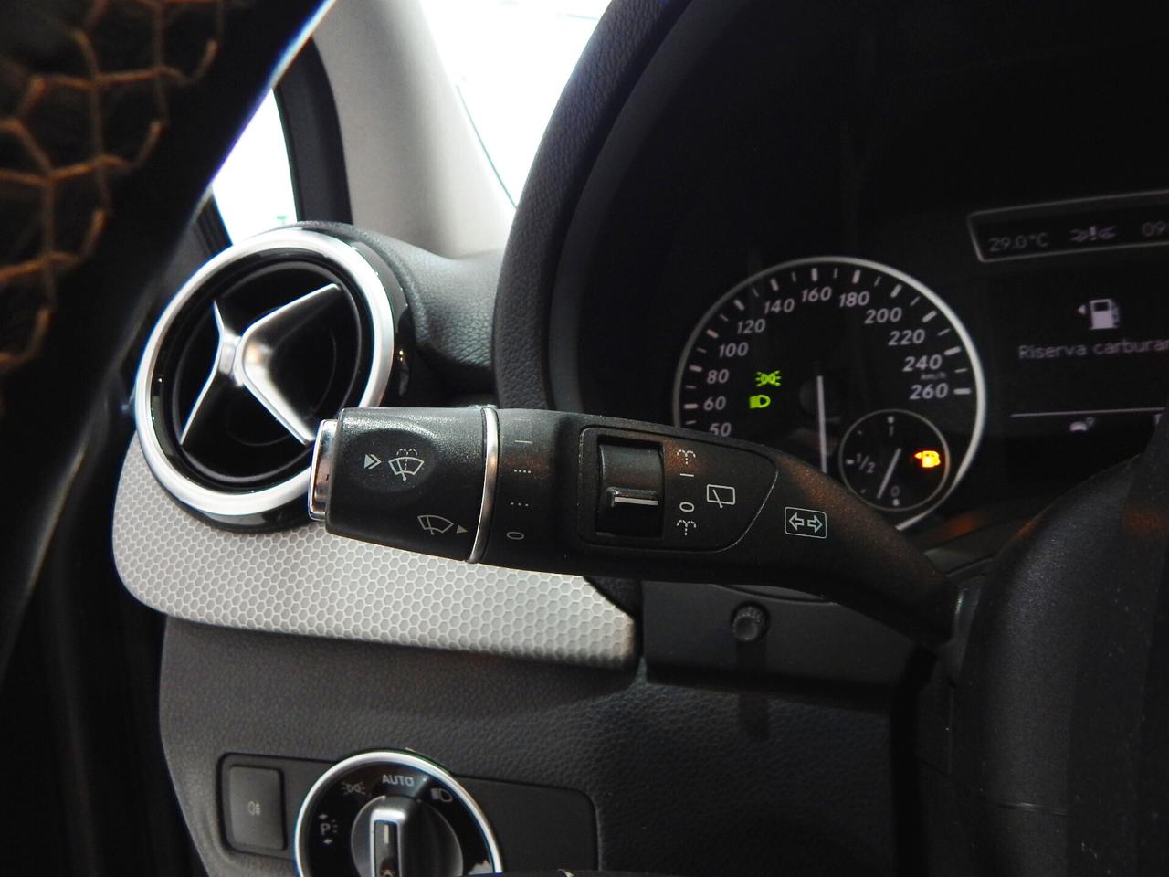 Mercedes-Benz B 180 cdi Executive Aut. NAVI-PELLE-PARK-KAMERA-LED