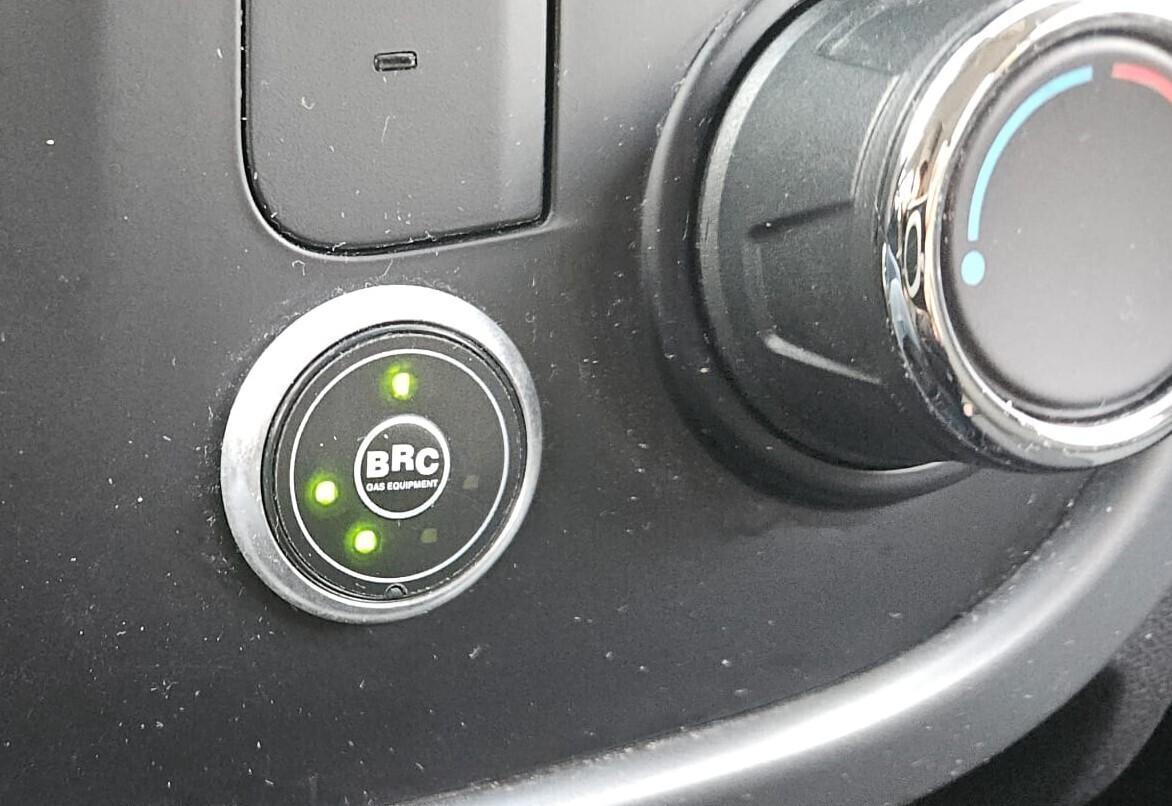 Mahindra KUV100 1.2 VVT M-Bifuel(GPL) K6