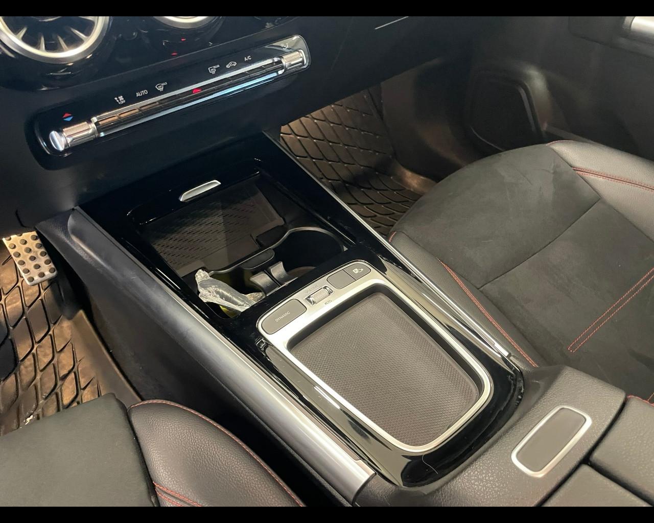 Mercedes-Benz GLA (H247) - GLA 180 d Automatic AMG Line Premium