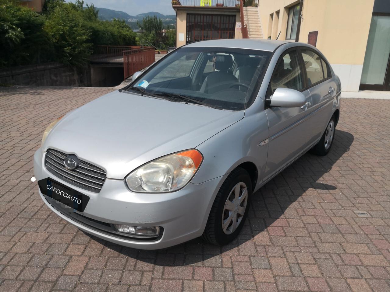Hyundai Accent 1.4 benzina 5 porte 90milakm neopat