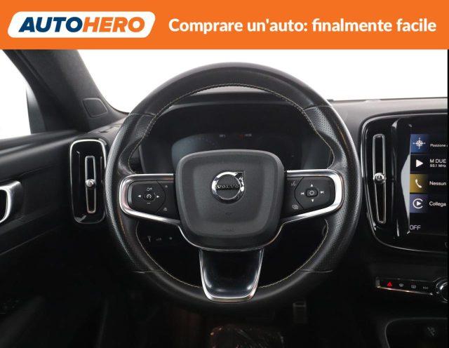 VOLVO XC40 T5 Recharge Plug-in Hybrid R-design
