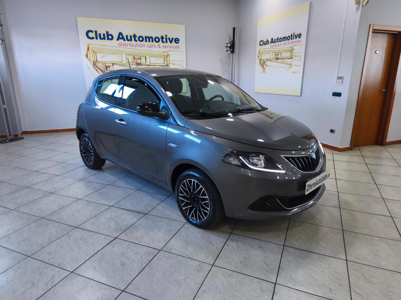 Lancia Ypsilon 1.0 FireFly 5 porte S&S Hybrid Gold Plus