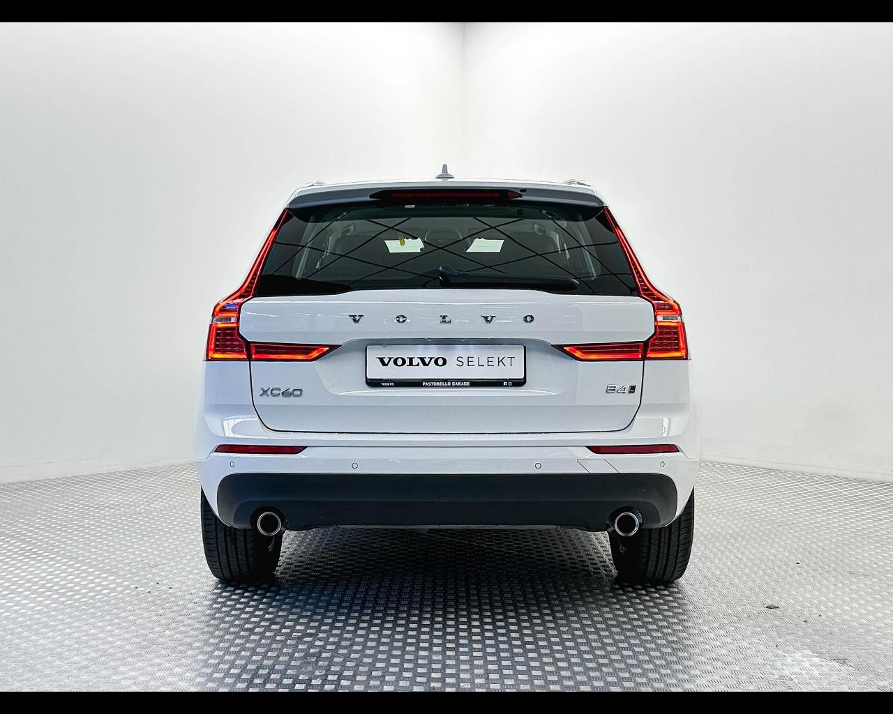 VOLVO XC60 B4 (d) AWD Geartronic Momentum Pro