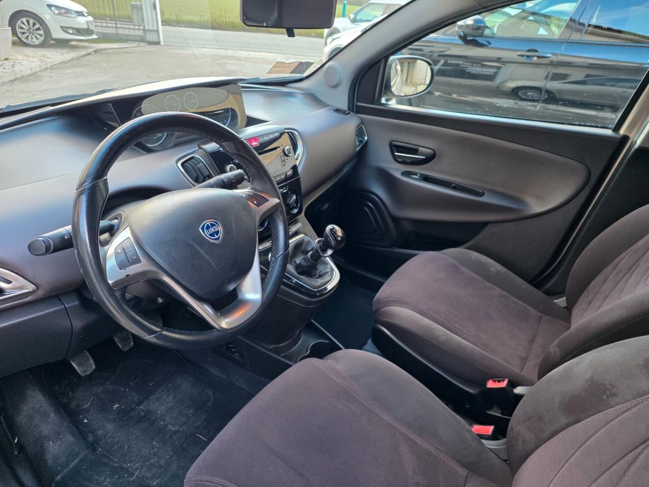 Lancia Ypsilon 0.9 TwinAir 85 CV 5 porte Metano Ecochic Gold