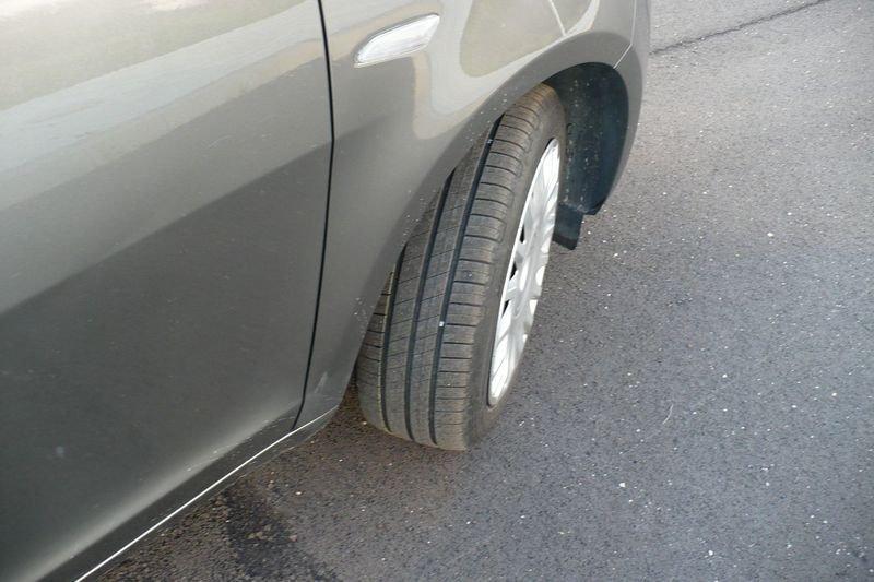Lancia Ypsilon Ypsilon 1.2 69 CV 5 porte Silver
