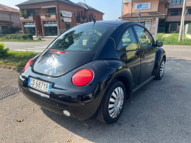 VOLKSWAGEN New Beetle 1.6