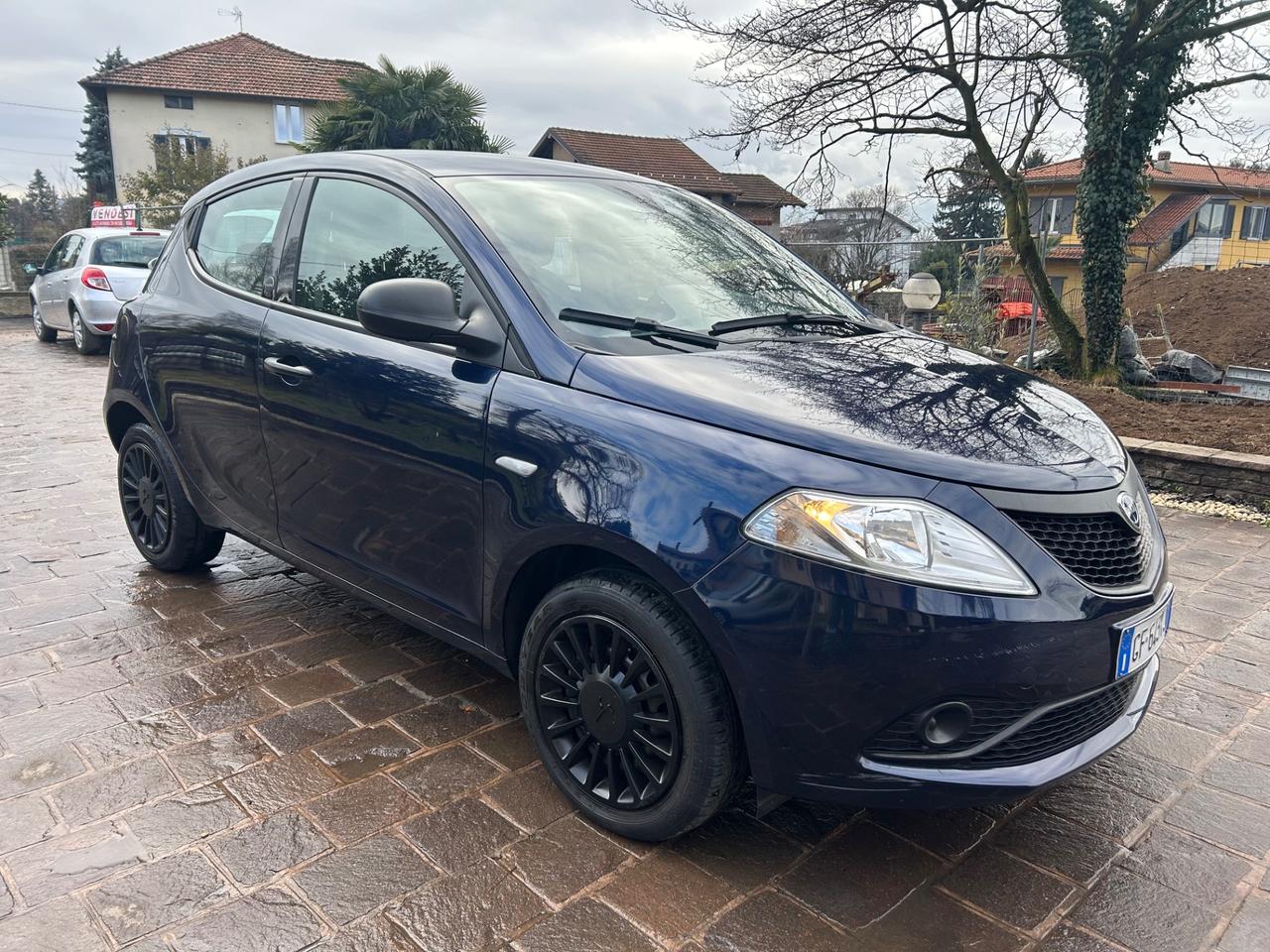 Lancia Ypsilon 1.0 Hybrid Ecochic