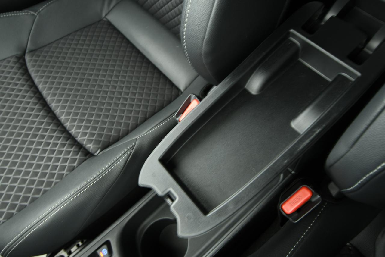 TOYOTA Yaris 1.5h Style CAMERA+ACC+APP CONNECT+NEOPATENTATI