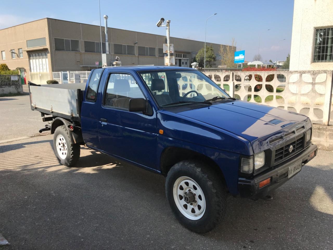 Nissan King CAB ribaltabile trilaterale